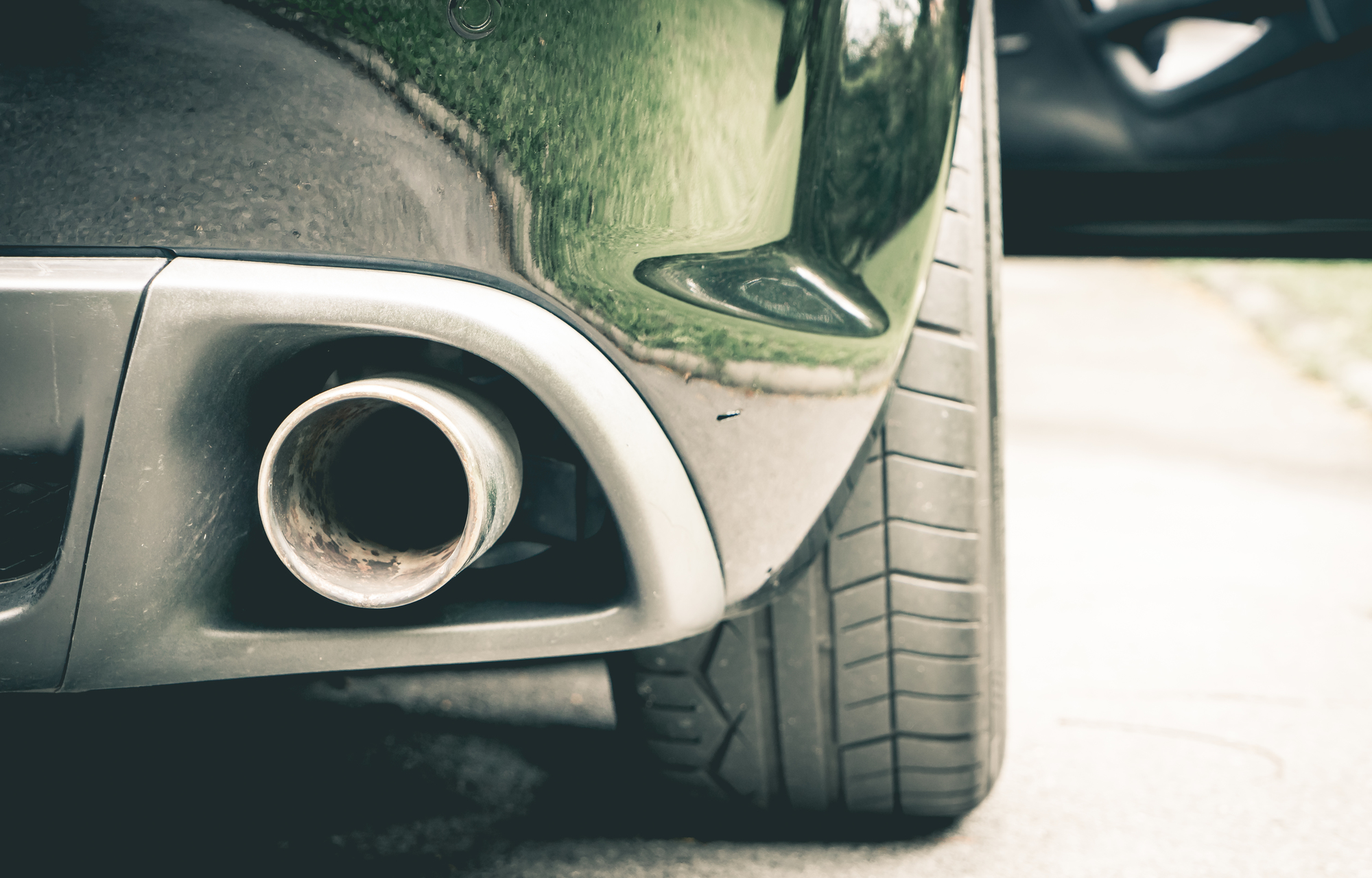 車検におけるマフラーの騒音規制はどのくらい 測定方法なども紹介 自動車修理メンテナンスと車検や新車販売の専門店 株式会社多摩自輛
